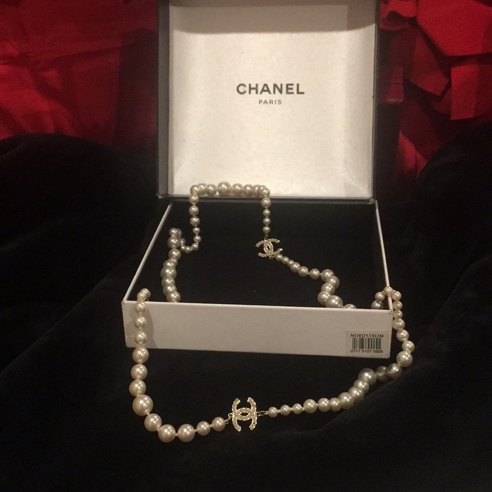 Chanel CC Graduated Pearl Necklace